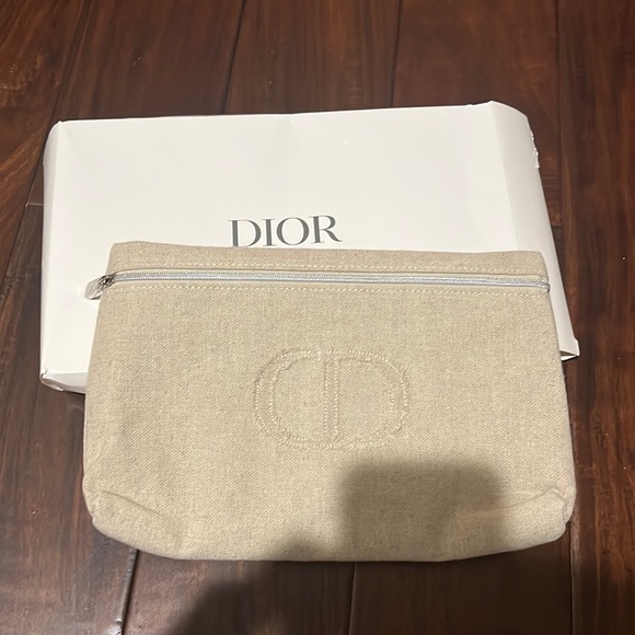 DIOR - Picture 1 of 4